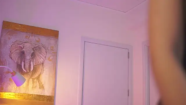 Snapshot of Aisha_Bee chatting on 05.24.26 Aisha Bee online show from 05.24.26