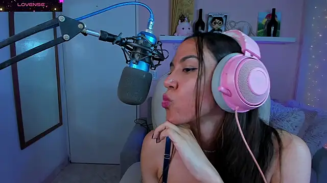 VenusIsLove  online show from 01.15.25