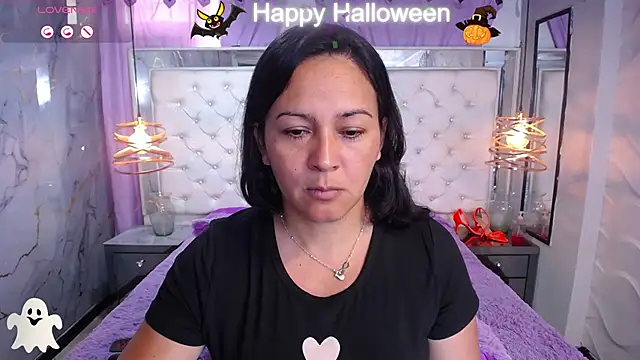 Snapshot of Melissa-roberts chatting on 11.04.25 Melissa-roberts online show from 11.04.25