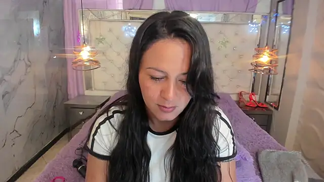 Snapshot of Melissa-roberts chatting on 12.16.25 Melissa-roberts online show from 12.16.25