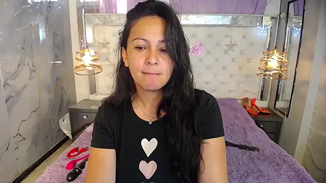 Snapshot of Melissa-roberts chatting on 12.19.25 Melissa-roberts online show from 12.19.25