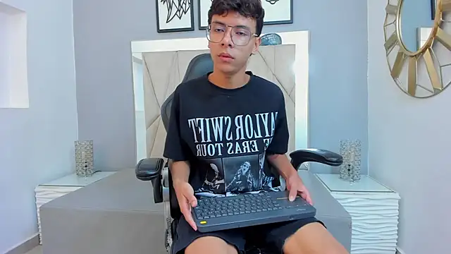 adams bobby online show from 01.11.26