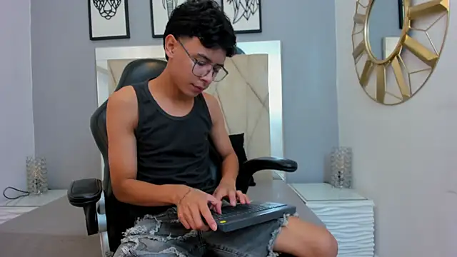 adams bobby online show from 03.05.26