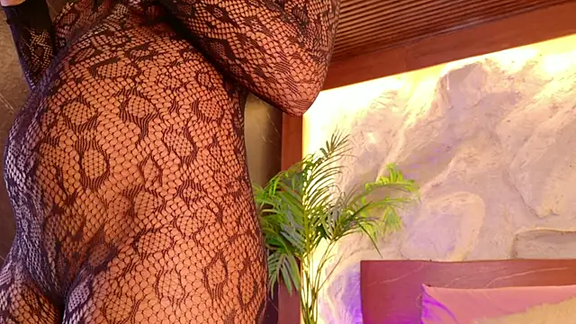 Snapshot of loana_vegas chatting on 04.22.26 loana vegas online show from 04.22.26