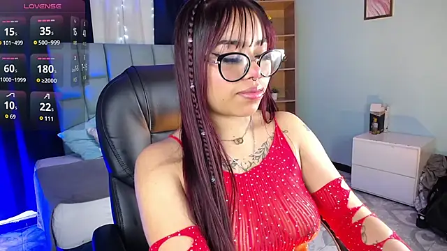 Snapshot of LittleNathy_ chatting on 10.29.25 LittleNathy  online show from 10.29.25