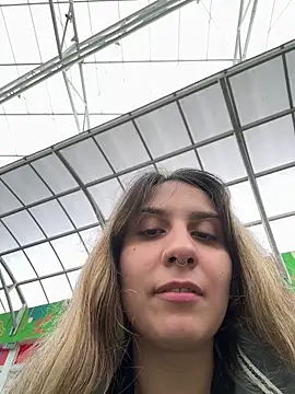 Snapshot of sarah_honey__ chatting on 04.17.26 sarah honey online show from 04.17.26