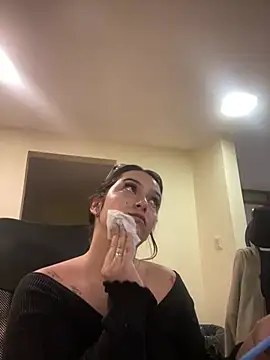 Kloe Novoa online show from 04.07.26