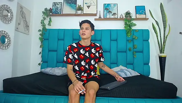 Hot Boys Latinos X online show from 11.07.25