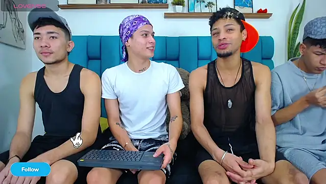 Hot Boys Latinos X online show from 04.14.26