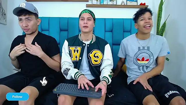 Hot Boys Latinos X online show from 04.20.26