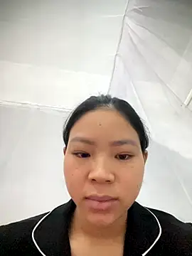 Snapshot of Milk_xx chatting on 11.02.25 Milk xx online show from 11.02.25