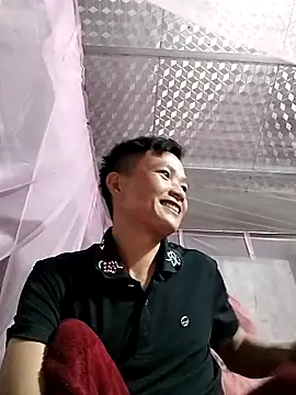 Snapshot of Wet_x chatting on 10.30.25 Wet x online show from 10.30.25