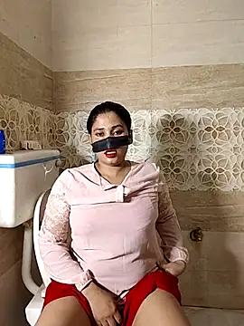 Snapshot of Heena-143 chatting on 07.15.26 Heena-143 online show from 07.15.26