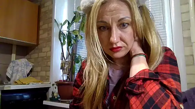 Snapshot of LilaniLoverx chatting on 11.03.25 LilaniLoverx online show from 11.03.25