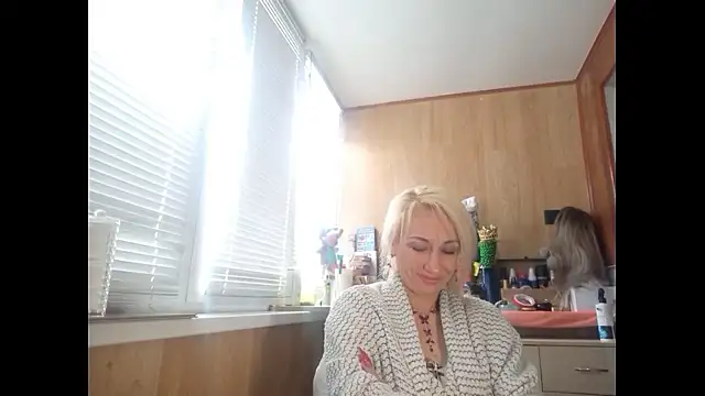 Snapshot of LilaniLoverx chatting on 04.14.26 LilaniLoverx online show from 04.14.26