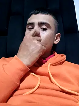 Snapshot of robinhd1234 chatting on 02.12.26 robinhd1234 online show from 02.12.26