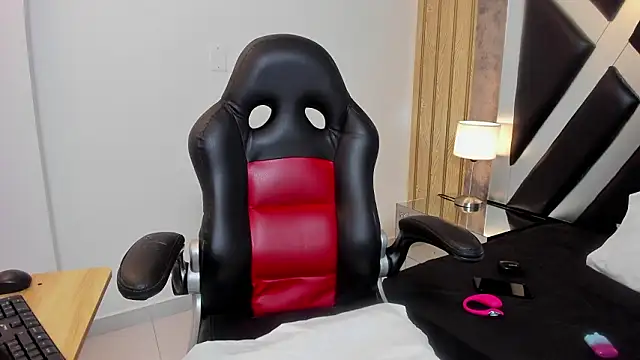 Snapshot of CloePerson chatting on 01.17.26 CloePerson online show from 01.17.26