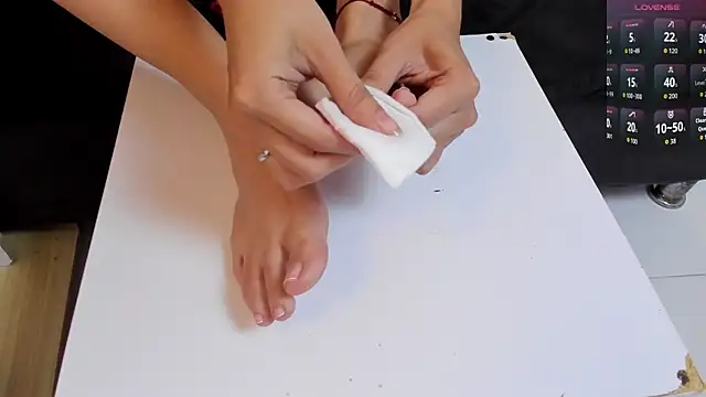 Snapshot of CloePerson chatting on 03.02.26 CloePerson online show from 03.02.26