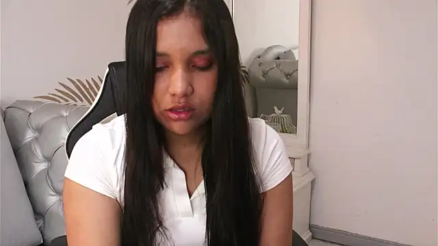 Isabelle Lane online show from 03.10.26