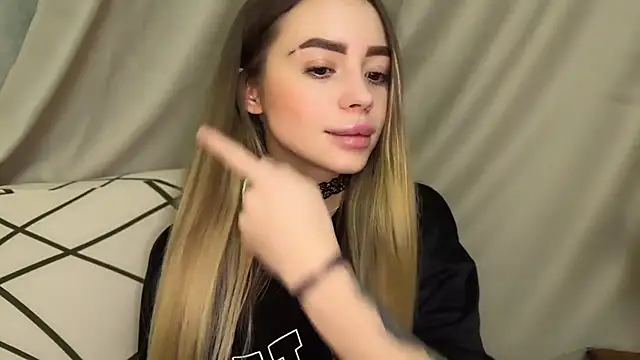 Snapshot of stellarblush chatting on 11.09.25 stellarblush online show from 11.09.25