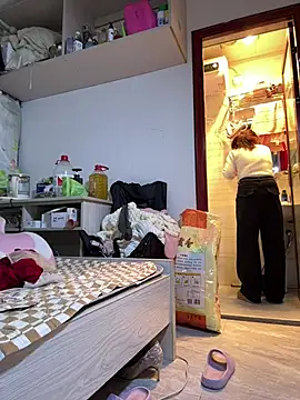 Snapshot of Zuzu-6 chatting on 02.17.26 Zuzu-6 online show from 02.17.26