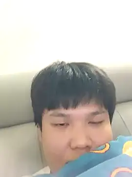 Snapshot of yao_yuki chatting on 10.28.25 yao yuki online show from 10.28.25