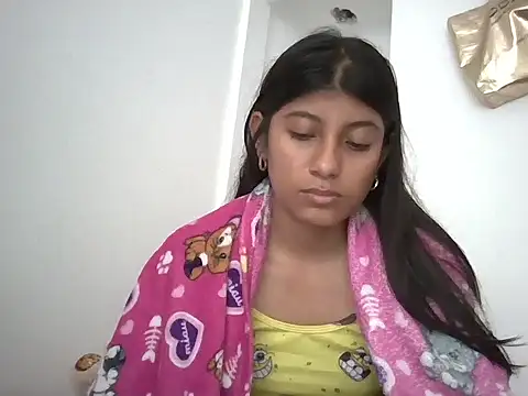 YeseniaRodriguez3 online show from 03.06.26