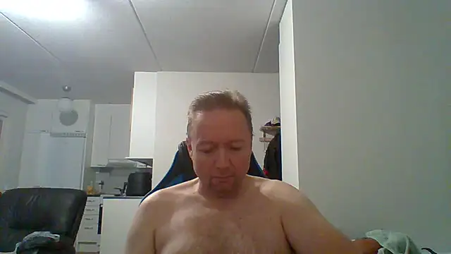 Snapshot of Timka69 chatting on 11.02.25 Timka69 online show from 11.02.25