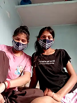 Snapshot of mona-33 chatting on 11.03.25 mona-33 online show from 11.03.25