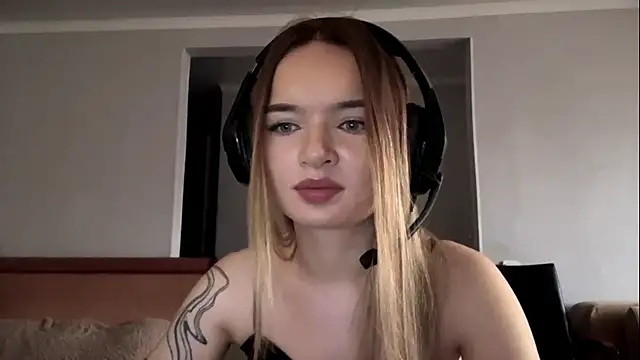 Snapshot of MargBialke chatting on 11.02.25 MargBialke online show from 11.02.25