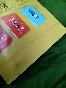 Snapshot of Uma_cutyy chatting on 11.16.25 Uma cutyy online show from 11.16.25