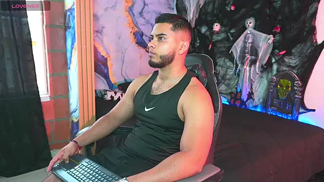 Tiler wolker online show from 10.29.25