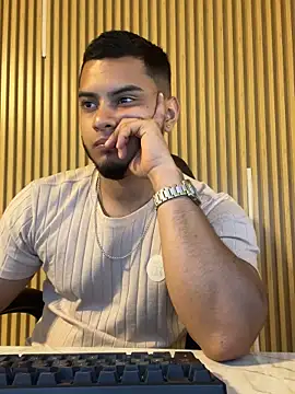 Tiler wolker online show from 11.21.25