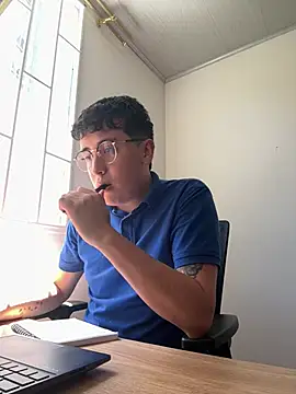 Snapshot of Sam_Rush chatting on 06.11.26 Sam Rush online show from 06.11.26