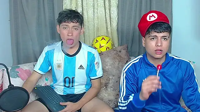 Snapshot of the_boy_king016 chatting on 10.29.25 the boy king016 online show from 10.29.25