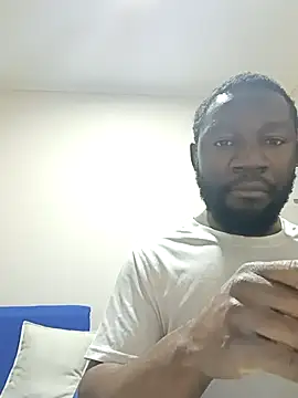 Snapshot of shoodly99 chatting on 10.28.25 shoodly99 online show from 10.28.25