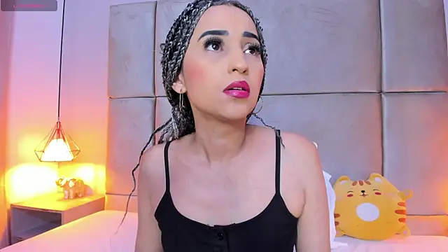 violett rabbit  online show from 12.14.25