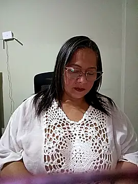 Snapshot of Angie_milf50 chatting on 05.05.26 Angie milf50 online show from 05.05.26