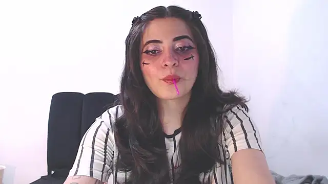 Snapshot of Annagoth_ chatting on 06.28.26 Annagoth online show from 06.28.26