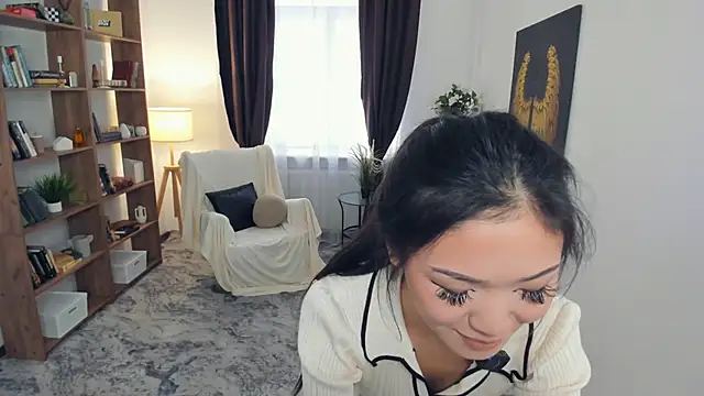 Snapshot of OnieClose chatting on 11.10.25 OnieClose online show from 11.10.25