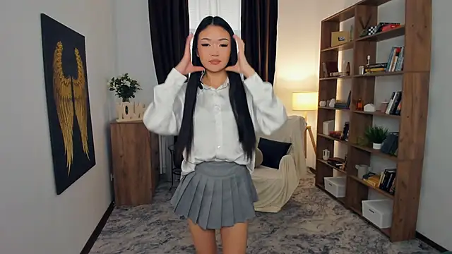 Snapshot of OnieClose chatting on 11.11.25 OnieClose online show from 11.11.25