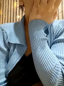 Emily  love online show from 11.25.25