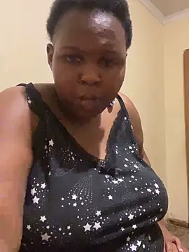 Snapshot of Malulwane chatting on 10.27.25 Malulwane online show from 10.27.25
