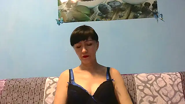 IffetLove42 online show from 04.19.26