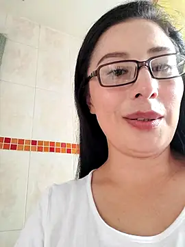 Snapshot of Emma_Hotkiss chatting on 04.22.26 Emma Hotkiss online show from 04.22.26