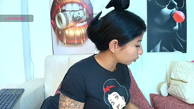 Snapshot of ASSBIG_DIRTY chatting on 10.28.25 ASSBIG DIRTY online show from 10.28.25