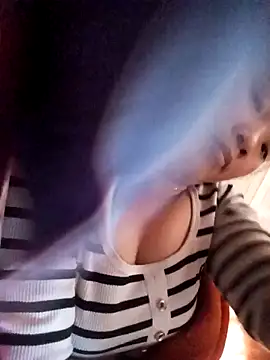 Snapshot of Lovebaby-love chatting on 11.20.25 Lovebaby-love online show from 11.20.25