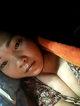 Snapshot of Lovebaby-love chatting on 12.13.25 Lovebaby-love online show from 12.13.25