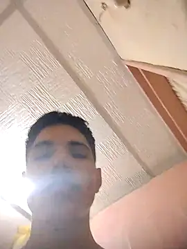 Alex Sweeting online show from 11.08.25