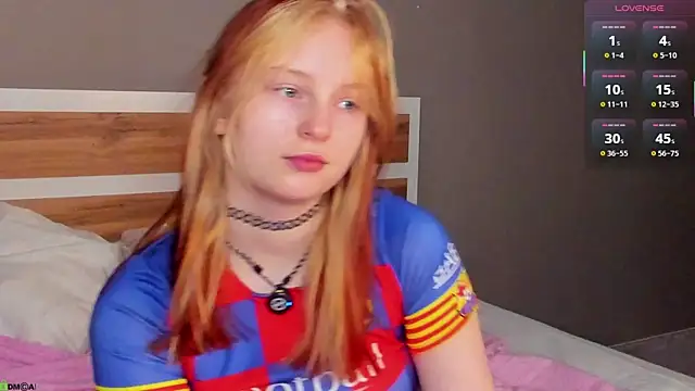 Snapshot of AngelWisee chatting on 06.16.26 AngelWisee online show from 06.16.26